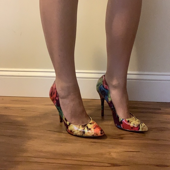 Steve Madden Floral Stilettos - Picture 6 of 7